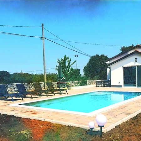 Cozy House With Pool Near Rovinj Apartman Kanfanar Kültér fotó