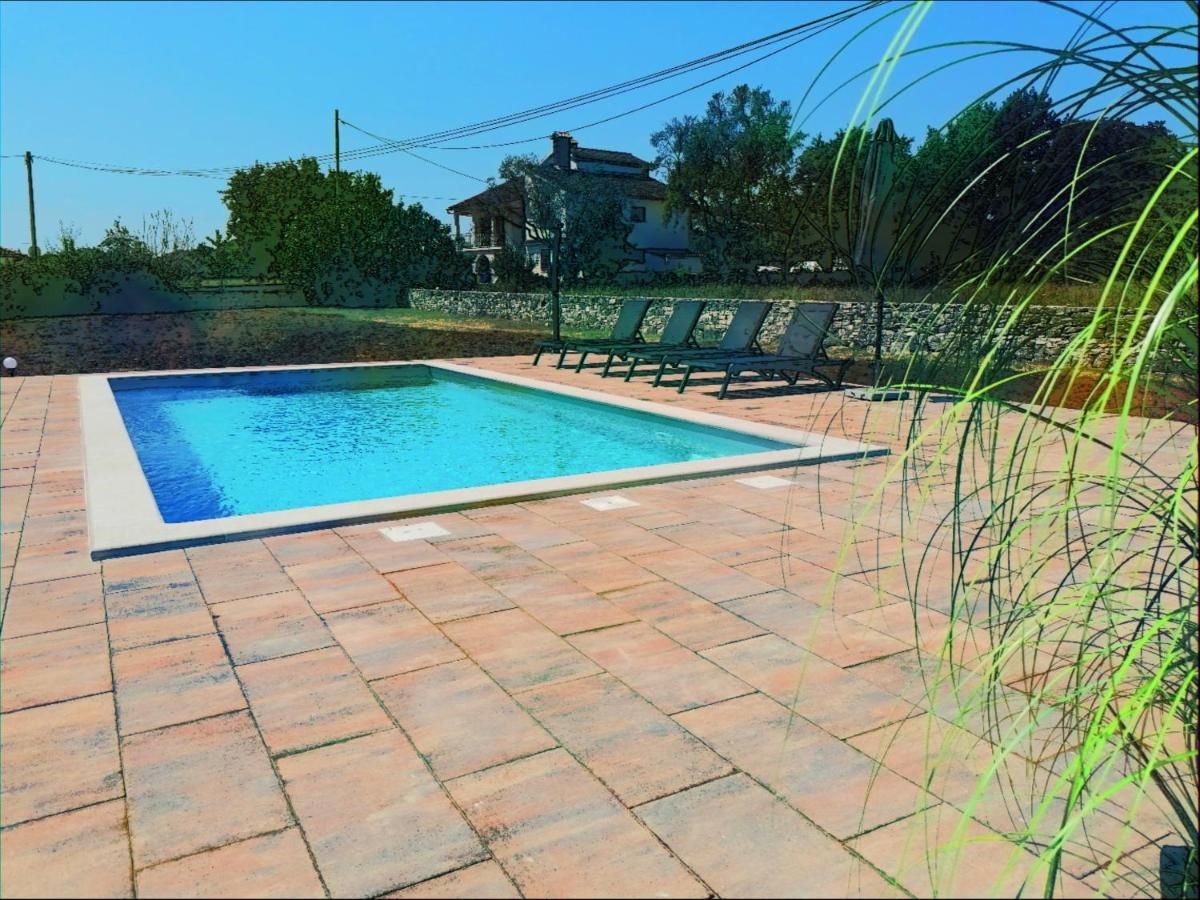Cozy House With Pool Near Rovinj Apartman Kanfanar Kültér fotó