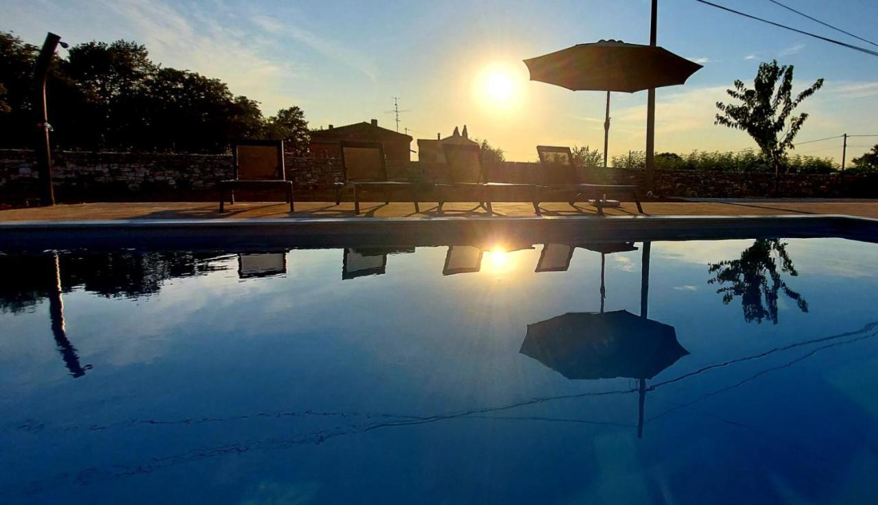 Cozy House With Pool Near Rovinj Apartman Kanfanar Kültér fotó